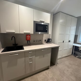 Silver Room - Image 10